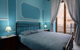 Spaccanapoli Home